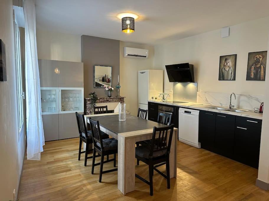 Appartement Spacieux En Centre Ville Vendôme Екстериор снимка